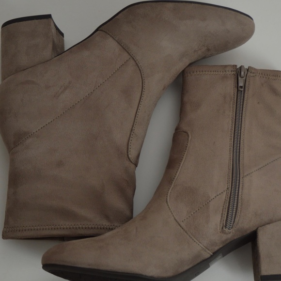 Ladies Size 10 booties - Picture 3 of 8